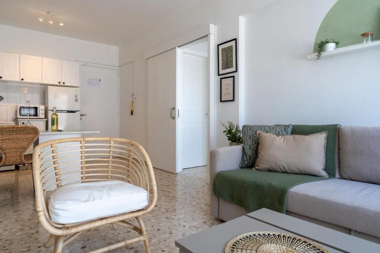Blossom 1-Bedroom Apartment In Larnaca 0*,  Cipro